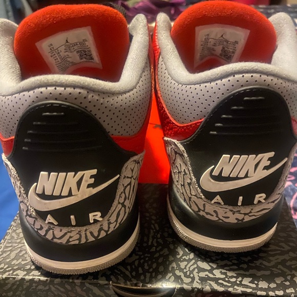 Red retro cement Air Jordan 3's - Picture 2 of 4
